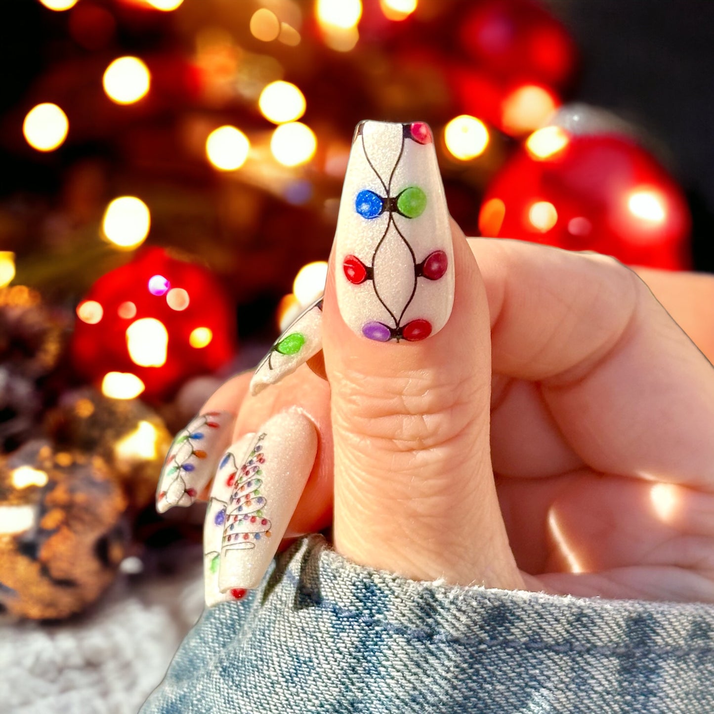 Easy Christmas Light Nails