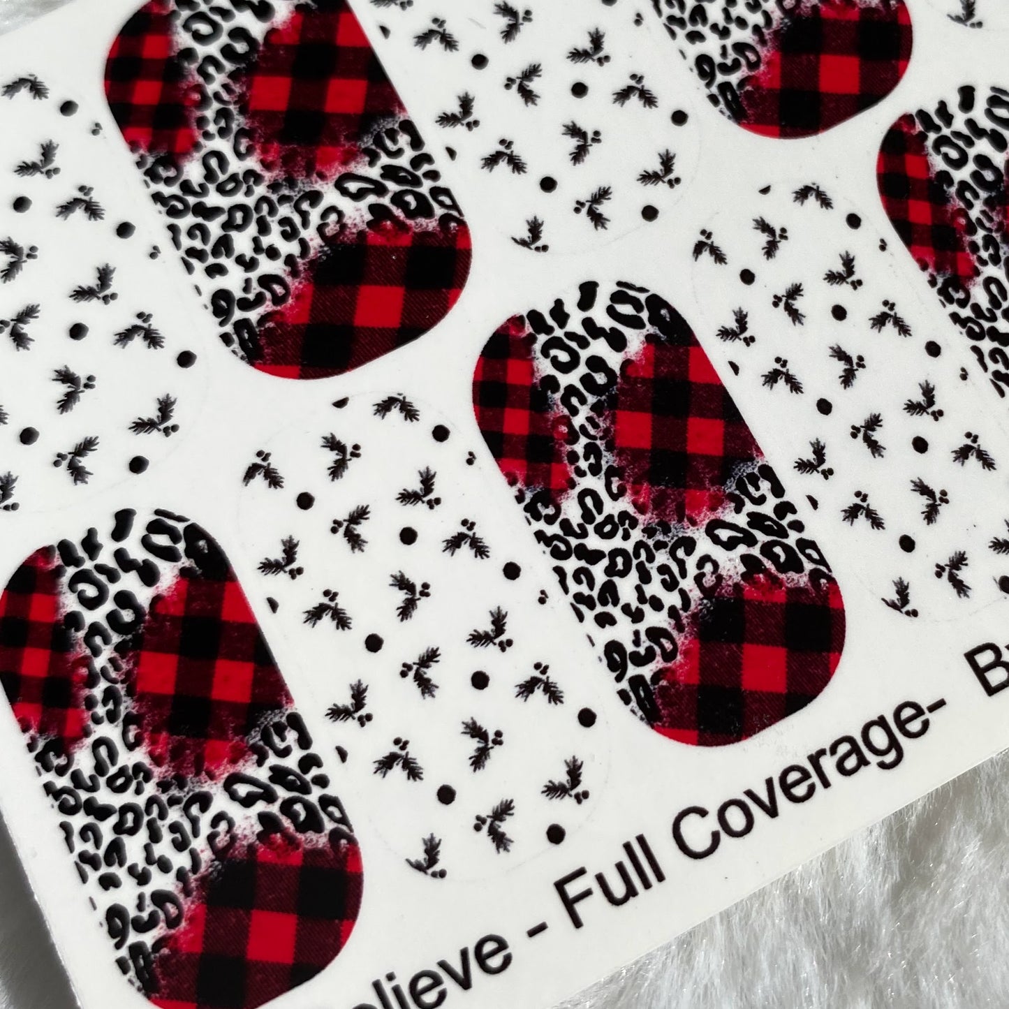 Buffalo Plaid Christmas Nail Art-Believe