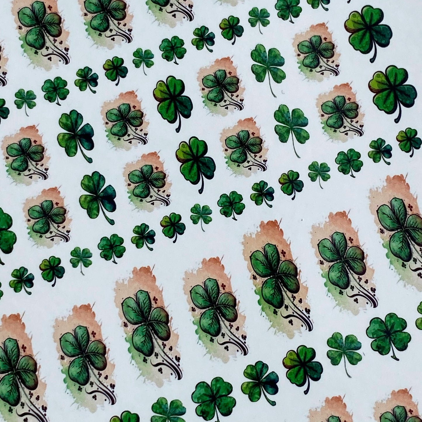 St. Patrick's Day Nail Art - Lucky Clover