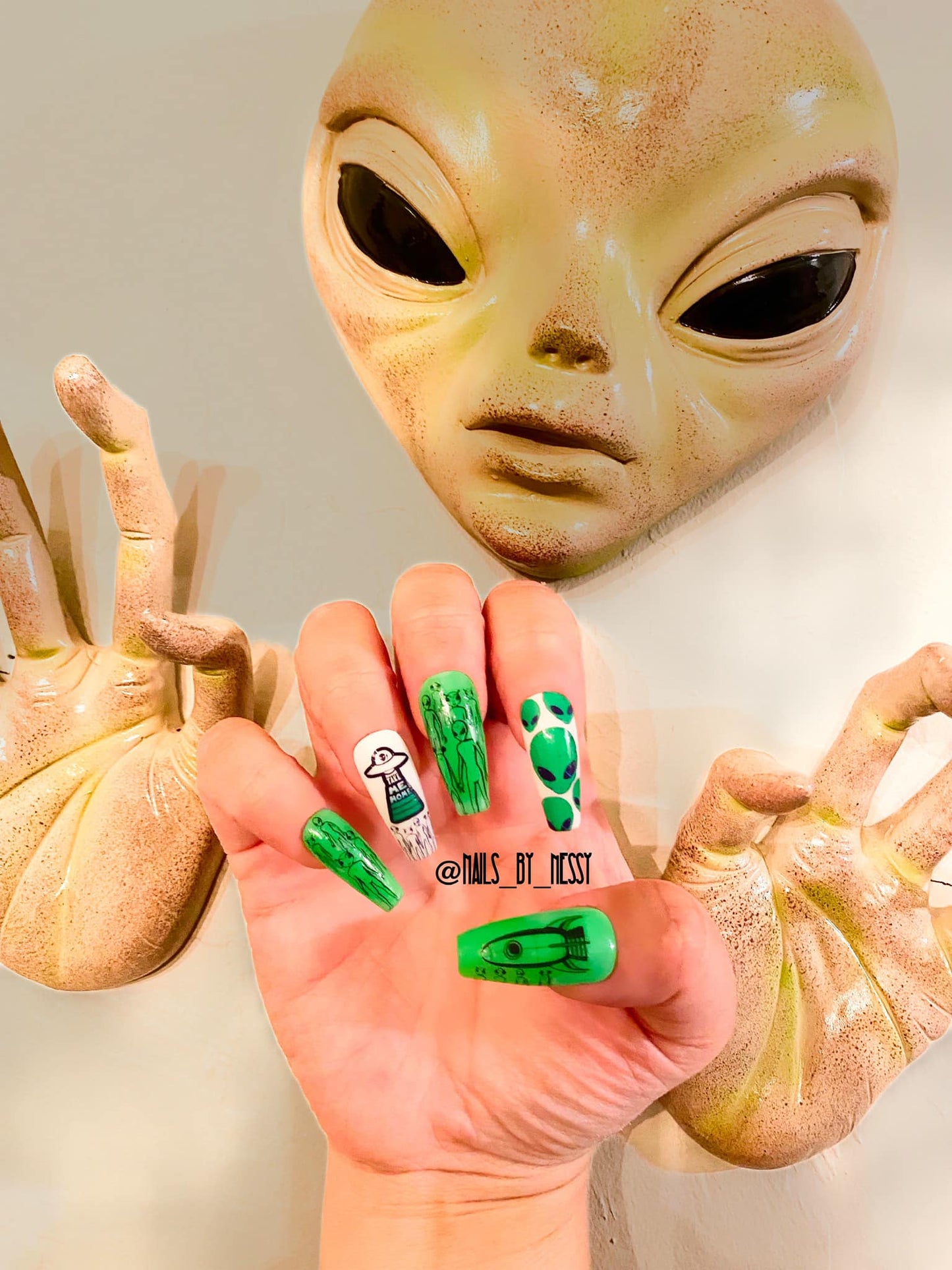 Alien Nail Art - Roswell
